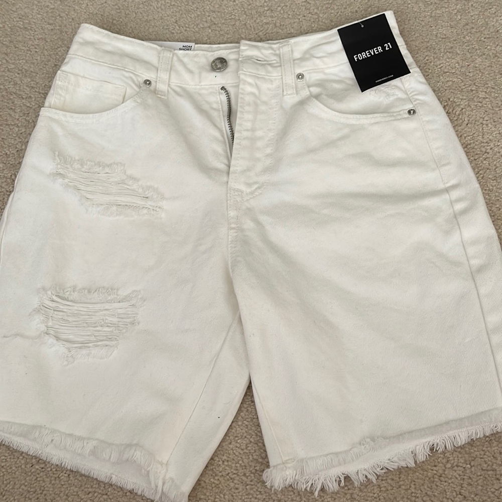 Forever 21 brand new white mom shorts